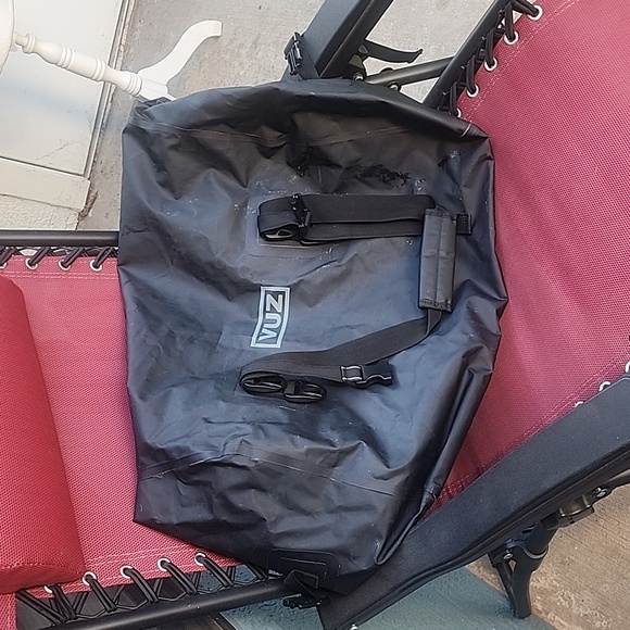 Waterproof travel bag - Picture 2 of 4